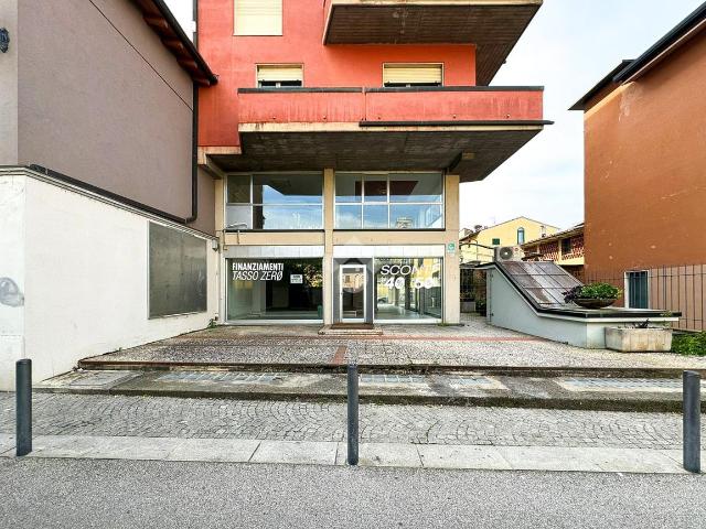 Locale Commerciale in affitto a Manerbio, Lombardia