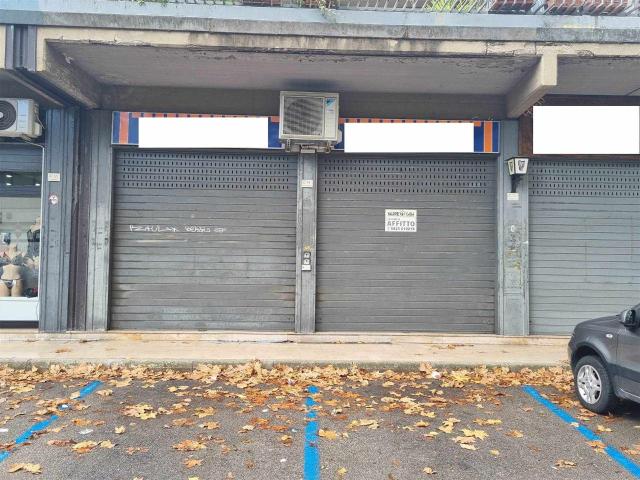 Locale Commerciale in affitto a Manocalzati, Campania