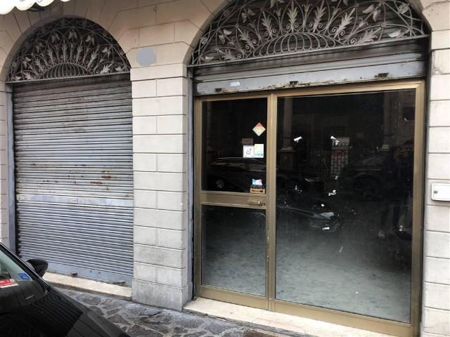 Locale Commerciale in affitto a Fiera-Catena, San Giorgio Di Mantova