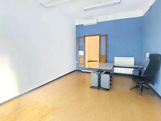 Locale Commerciale in affitto a Fiera-Catena, San Giorgio Di Mantova