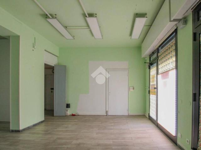 Locale Commerciale in affitto a Unione dei comuni del Distretto Ceramico, Maranello