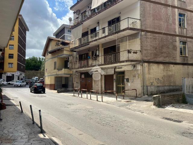Locale Commerciale in affitto a Marano Di Napoli, Campania
