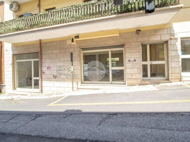 Locale Commerciale in affitto a Le Casette, Roma Capitale