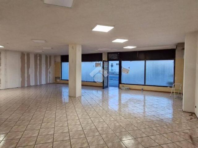 Locale Commerciale in affitto a Mareno Di Piave, Veneto