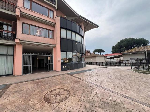 Locale Commerciale in affitto a Roma Capitale, Lazio