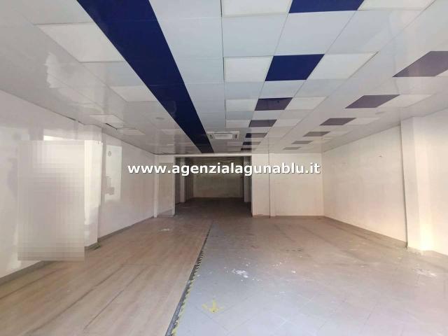 Locale Commerciale in affitto a Mazara Del Vallo, Sicilia