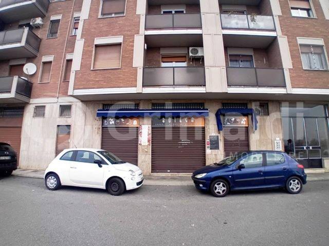 Locale Commerciale in affitto a Mediglia, Lombardia