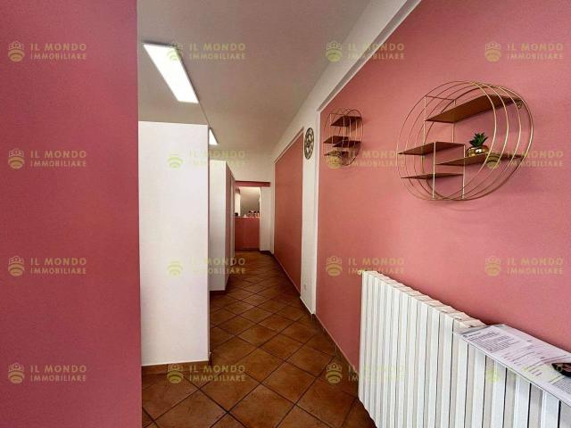 Locale Commerciale in affitto a Melegnano, Lombardia