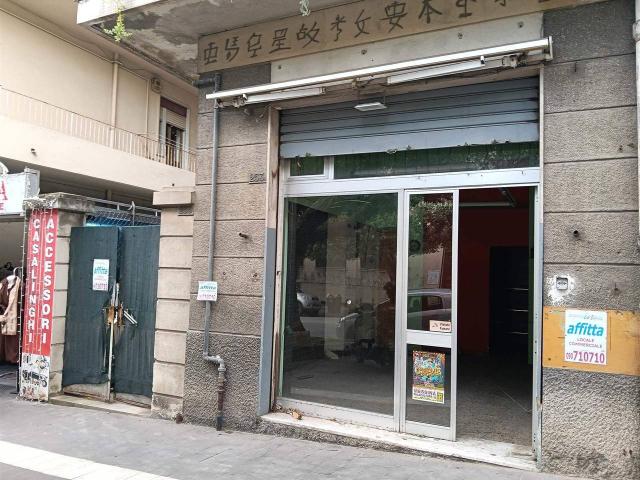 Locale Commerciale in affitto a IV Circoscrizione, Messina