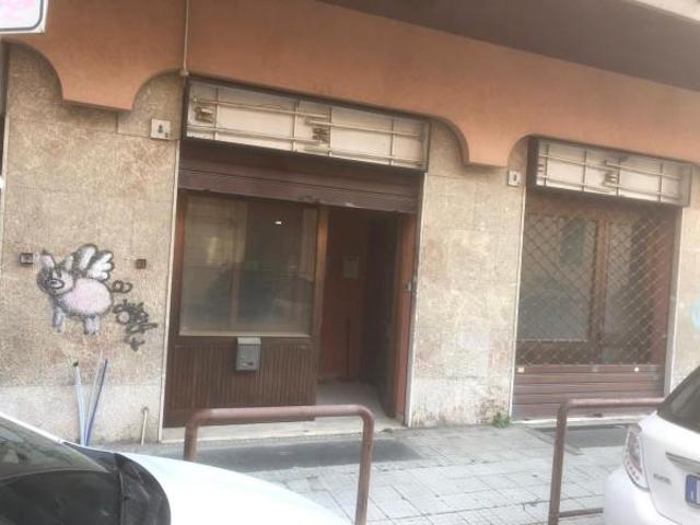 Locale Commerciale in affitto a IV Circoscrizione, Messina