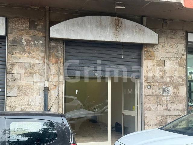Locale Commerciale in affitto a II Circoscrizione, Messina