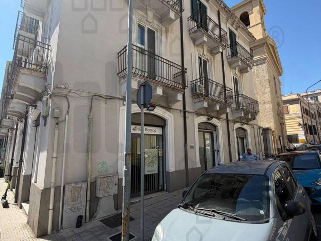 Locale Commerciale in affitto a IV Circoscrizione, Messina
