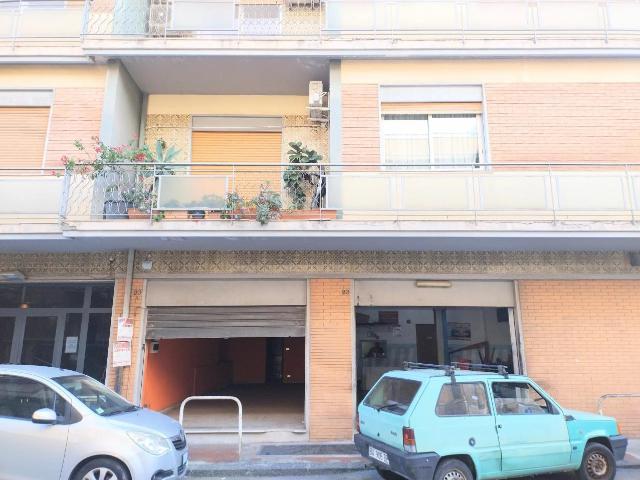 Locale Commerciale in affitto a III Circoscrizione, Messina