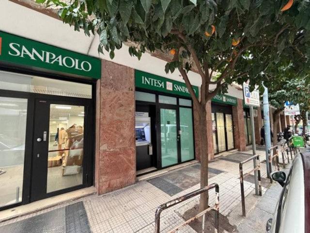 Locale Commerciale in affitto a IV Circoscrizione, Messina