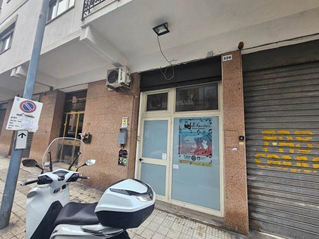 Locale Commerciale in affitto a IV Circoscrizione, Messina