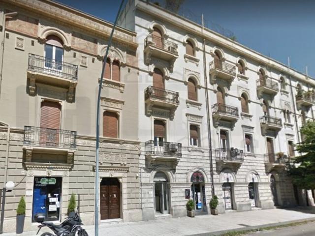 Locale Commerciale in affitto a IV Circoscrizione, Messina