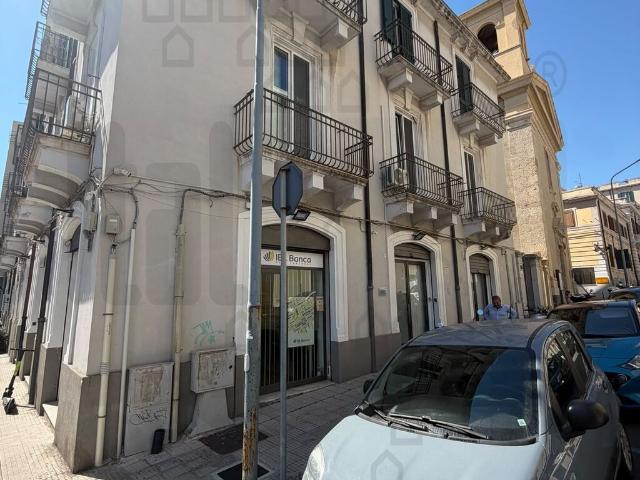 Locale Commerciale in affitto a IV Circoscrizione, Messina