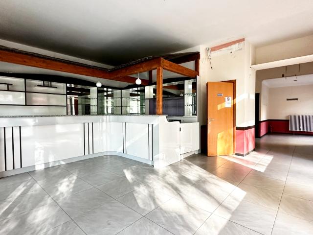 Locale Commerciale in affitto a Centro storico, Milano