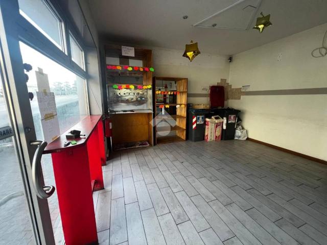 Locale Commerciale in affitto a Mira, Veneto