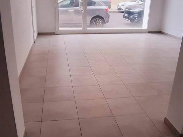 Locale Commerciale in affitto a Unione Comuni Modenesi Area Nord, Mirandola