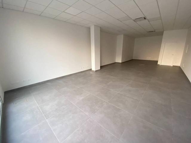 Locale Commerciale in affitto a Unione Comuni Modenesi Area Nord, Mirandola