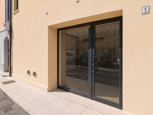 Locale Commerciale in affitto a Unione Comuni Modenesi Area Nord, Mirandola