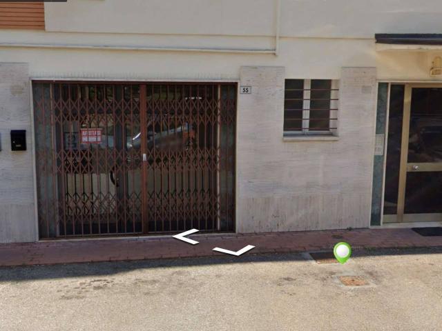 Locale Commerciale in affitto a San Faustino-Madonnina-Quattroville, Modena