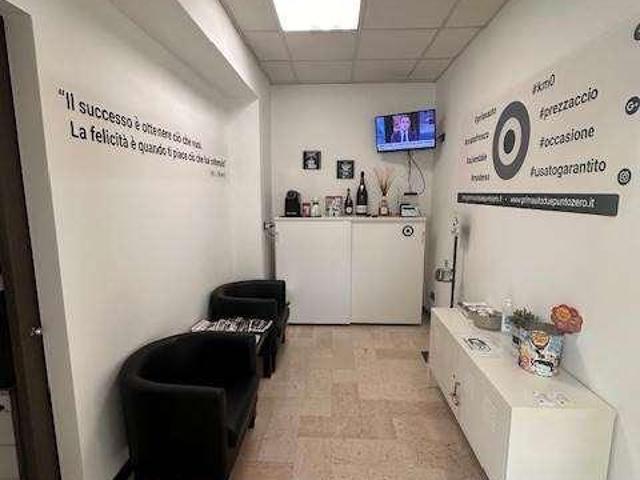 Locale Commerciale in affitto a Crocetta-San Lazzaro-Modena Est, Modena