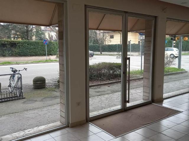 Locale Commerciale in affitto a Sant'Agnese, Modena