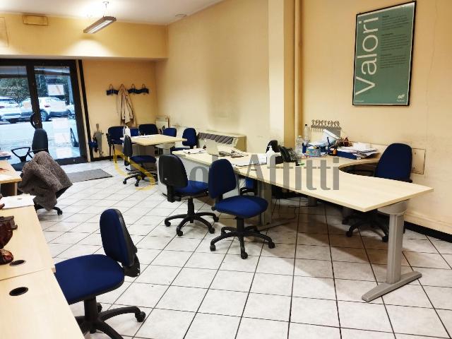 Locale Commerciale in affitto a Centro Storico, Modena