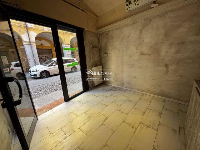 Locale Commerciale in affitto a San Faustino-Madonnina-Quattroville, Modena