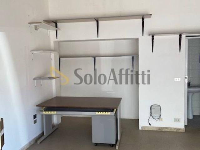 Locale Commerciale in affitto a San Faustino-Madonnina-Quattroville, Modena