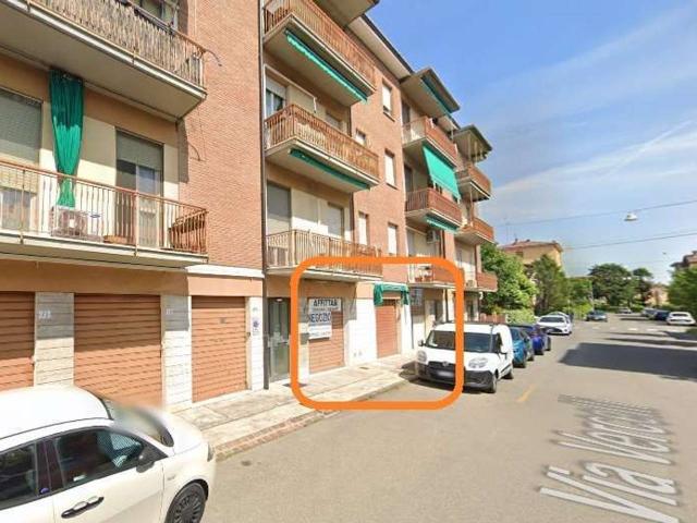 Locale Commerciale in affitto a Buon Pastore-Sant'Agnese-San Damaso, Modena
