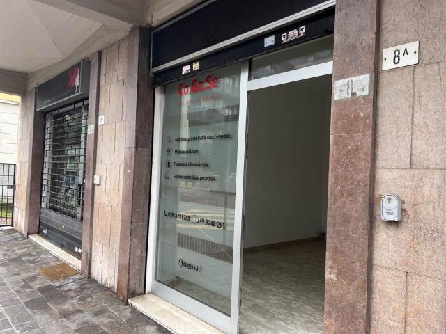 Locale Commerciale in affitto a Sant'Agnese, Modena