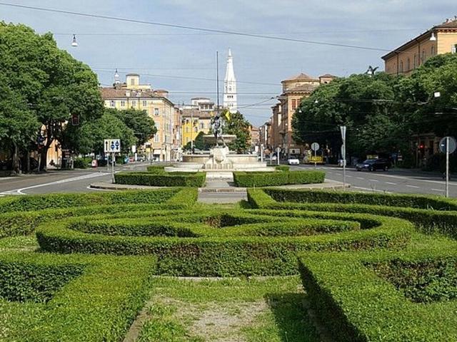 Locale Commerciale in affitto a Musicisti, Modena