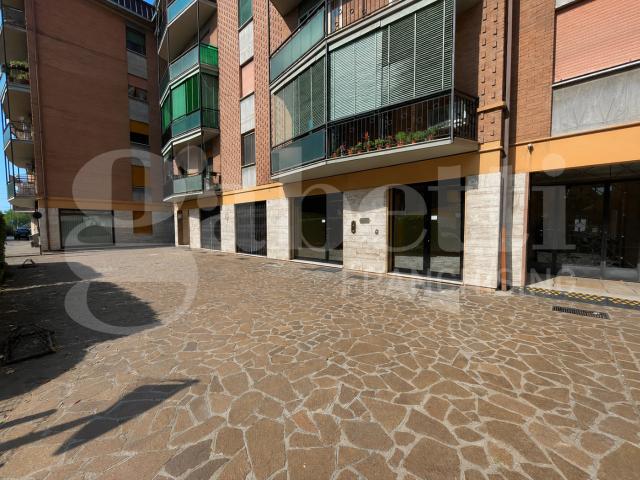 Locale Commerciale in affitto a Buon Pastore-Sant'Agnese-San Damaso, Modena