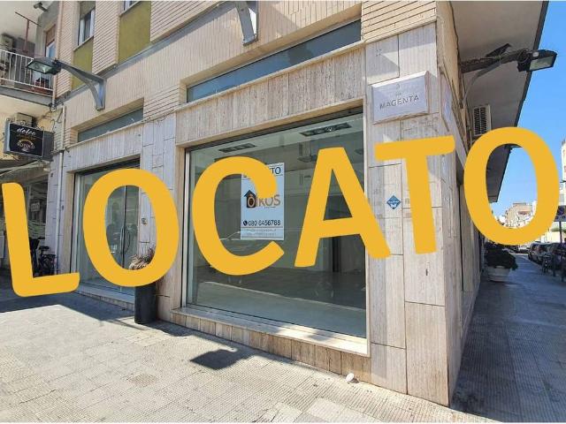 Locale Commerciale in affitto a Puglia, Bari