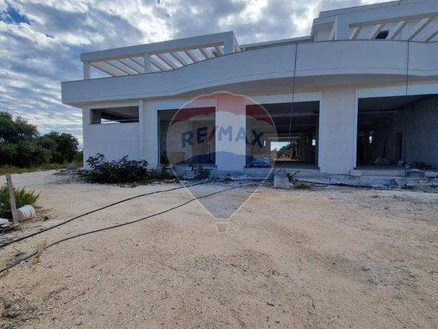 Locale Commerciale in affitto a Puglia, Bari