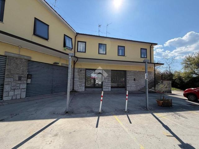 Locale Commerciale in affitto a Monrupino, Friuli-Venezia Giulia
