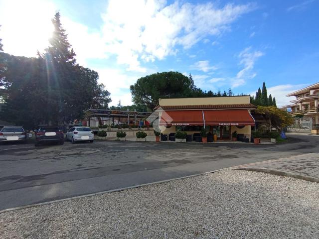 Locale Commerciale in affitto a Calabria, Cosenza