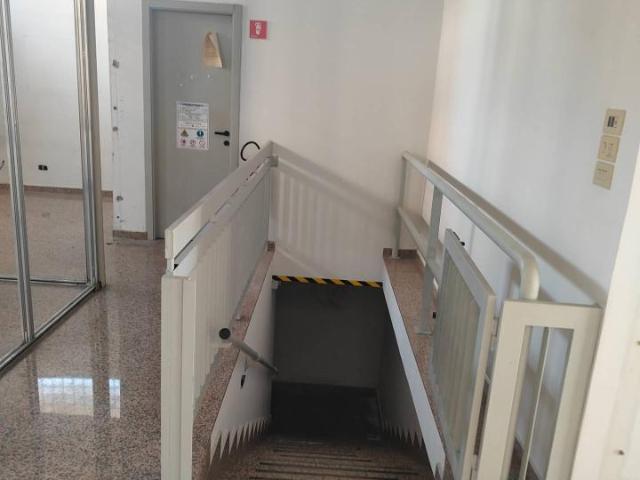 Locale Commerciale in affitto a Molino, Marche