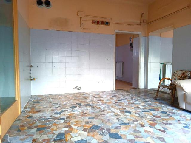 Locale Commerciale in affitto a Morazzone, Lombardia