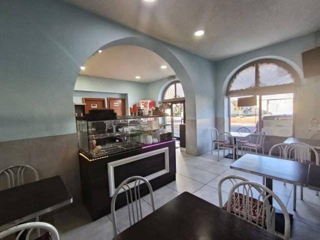 Locale Commerciale in affitto a Mortara, Lombardia
