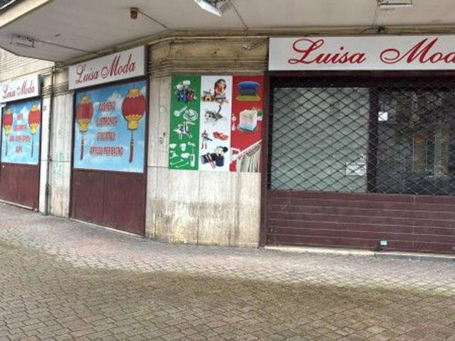 Locale Commerciale in affitto a Camaldoli, Campania