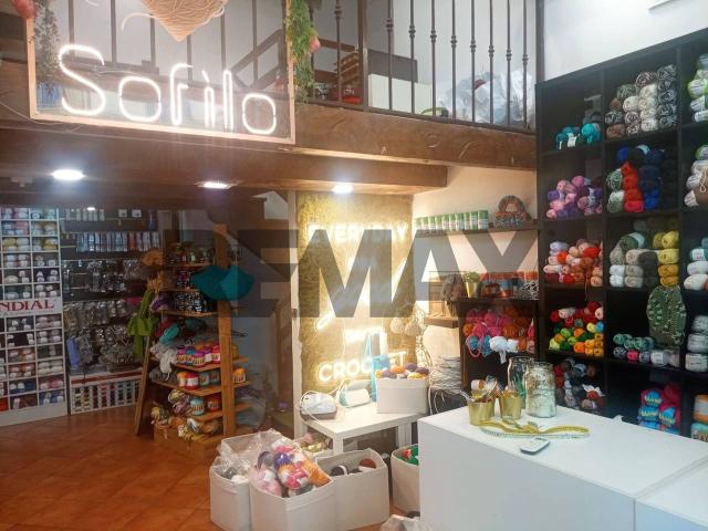 Locale Commerciale in affitto a Municipalità 10, Campania