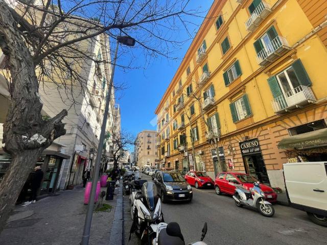 Locale Commerciale in affitto a Municipalità 5, Campania