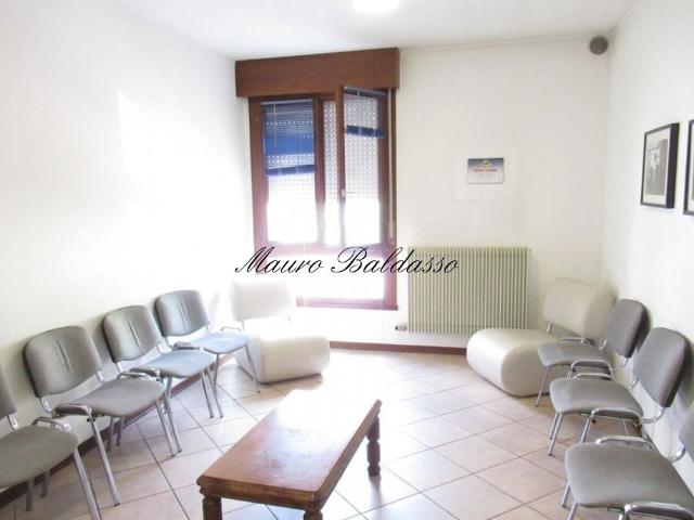 Locale Commerciale in affitto a Sovilla, Nervesa Della Battaglia