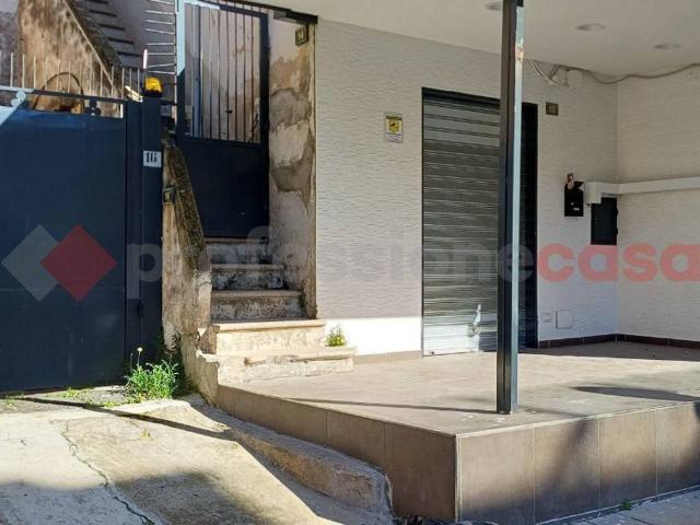 Locale Commerciale in affitto a Cicalesi, Nocera Inferiore