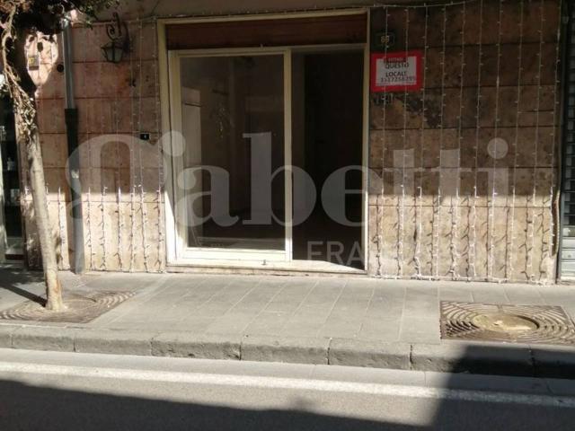 Locale Commerciale in affitto a Piedimonte, Nocera Inferiore