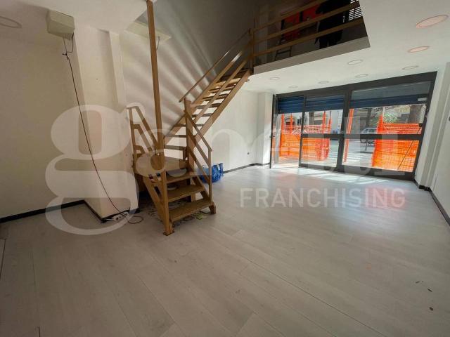 Locale Commerciale in affitto a Piedimonte, Nocera Inferiore